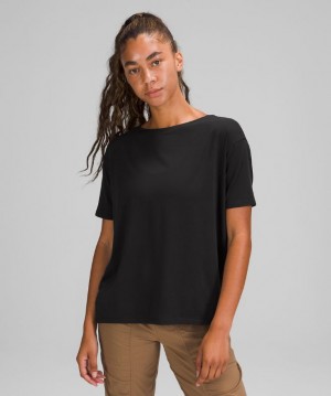 Short Lululemon Back in Action Short Sleeve Mujer Negros | 69028-EJMY