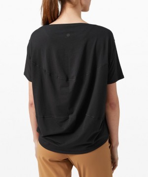 Short Lululemon Back in Action Short Sleeve Mujer Negros | 59712-KYCZ