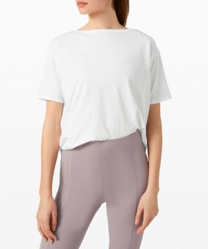 Short Lululemon Back in Action Short Sleeve Mujer Blancos | 61895-RHML