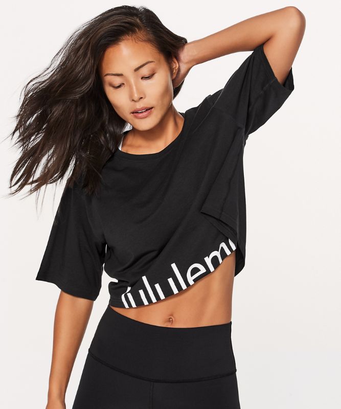 Camiseta Lululemon Cortes Crop Logo Mujer Negros | 46195-RDBU