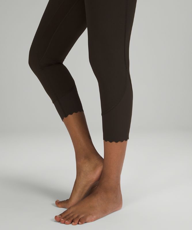 Pantalon Lululemon lululemon Align™ Scalloped Hem High-Rise Crop 23