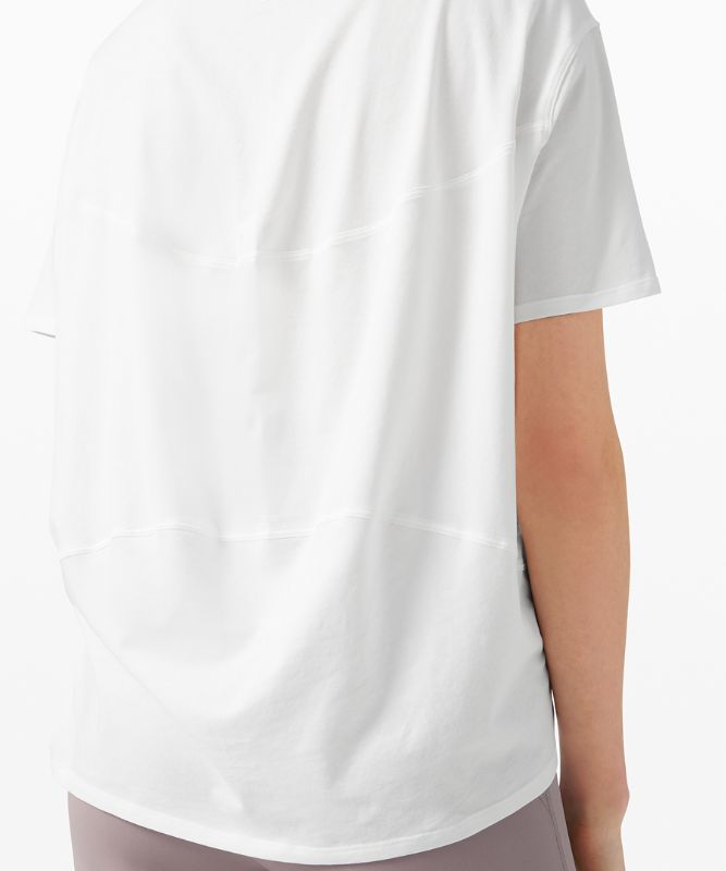 Short Lululemon Back in Action Short Sleeve Mujer Blancos | 61895-RHML