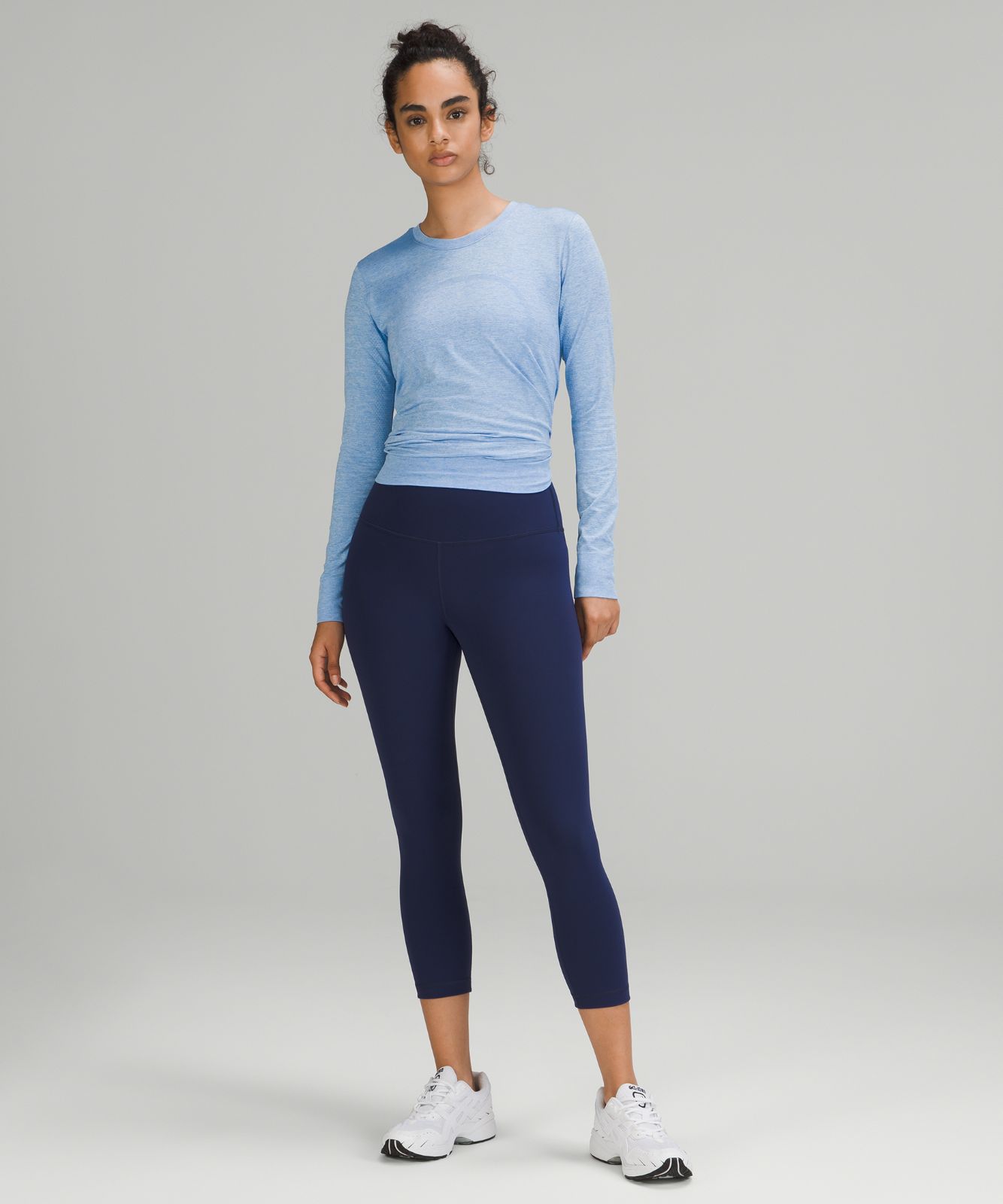 Tops Lululemon Swiftly Relaxed Long Sleeve Mujer Azules Blancos | 91674-FCUS